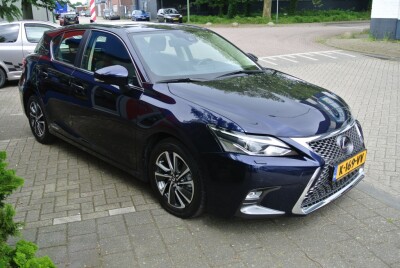 Lexus-CT-2