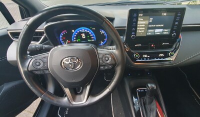 Toyota-Corolla Touring Sports-11