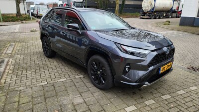 Toyota-RAV4-2